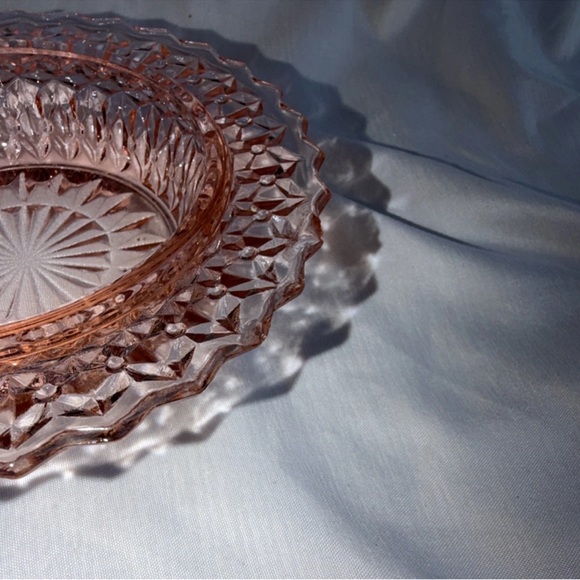Vintage Pink Depression Glass Round Covered Butter Dish - Diamond Point - Picture 12 of 13